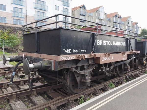 브리스톨에서 브리스톨 항구 오래 된 기차 — 스톡 사진