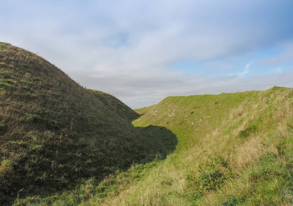 Oude Sarum kasteel sloot in Salisbury — Stockfoto