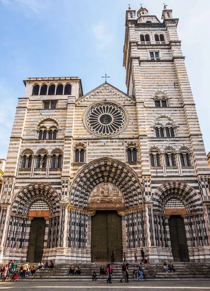 St Lawrence cathedral in Genoa (HDR) — Stock Photo, Image