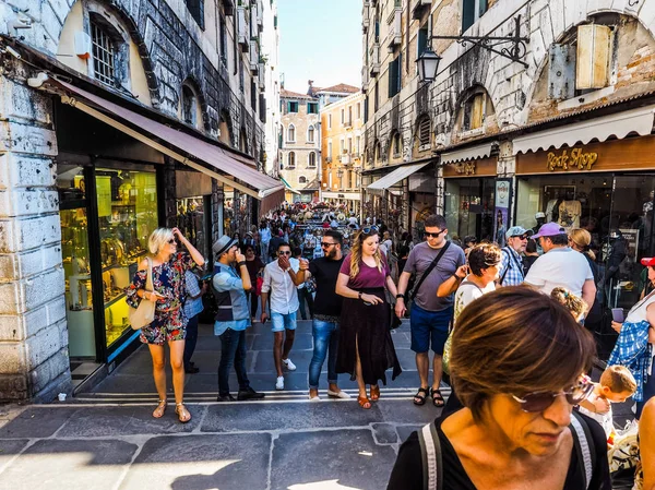 HDR turisté navštívit Benátky — Stock fotografie