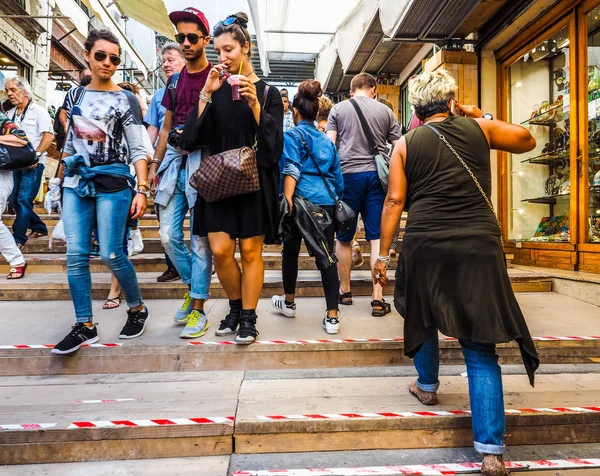 Hdr touristen besuchen venedig — Stockfoto