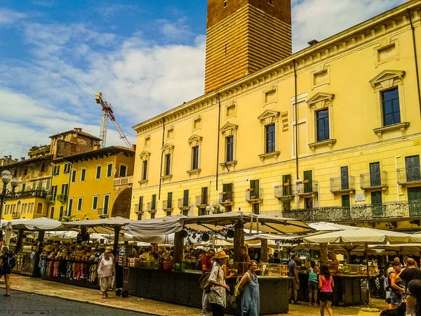 ヴェローナのHDR Piazza delle Erbe — ストック写真