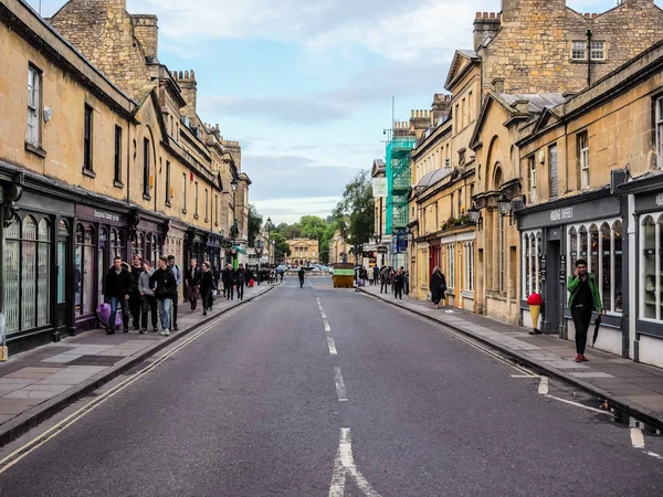 HDR Tourists visiting Bath — Stock Photo, Image