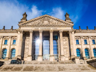 Berlin 'deki Reichstag (HDR)