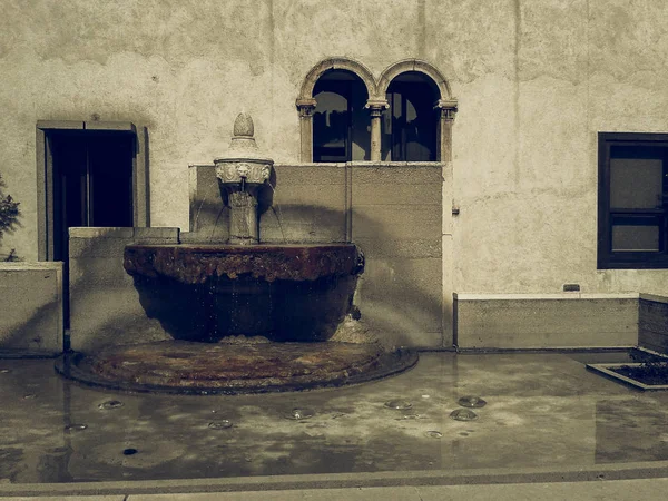 Castelvecchio museum in Verona vintage desaturated — Stockfoto