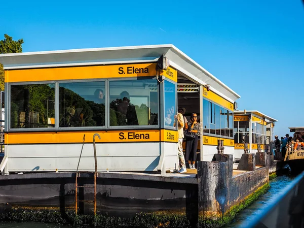 Venedik 'te HDR Waterbus durağı — Stok fotoğraf