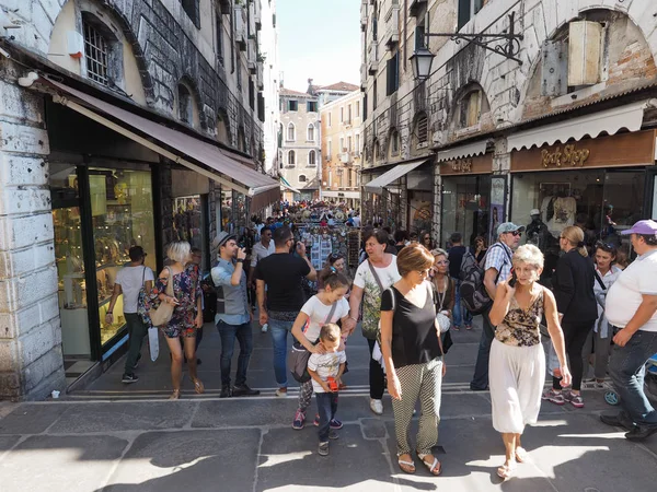 Turistů, kteří navštíví Benátky — Stock fotografie