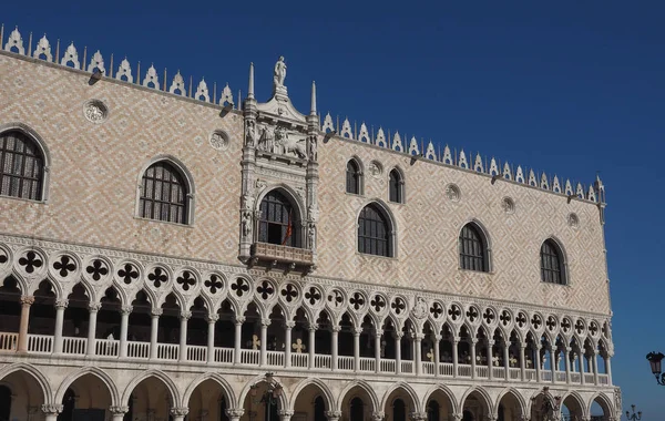 St Mark square in Venetië — Stockfoto