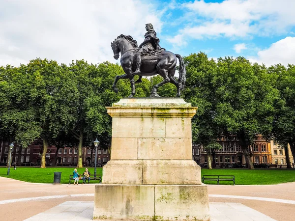 Estatua de William III HDR en Queen Square en Bristol — Foto de Stock