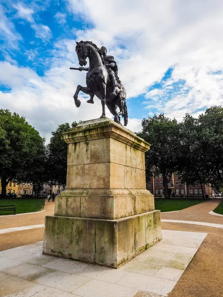 HDR William III statue in Queen Square in Bristol — Stock Photo, Image