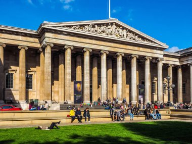 Turistler (Hdr Londra'da British Museum'da)