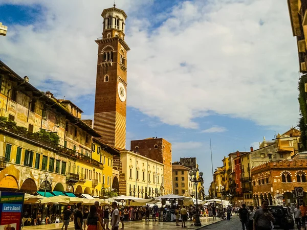 HDR Piazza delle Erbe w Weronie — Zdjęcie stockowe