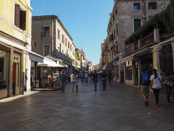 Venedik gelen turist — Stok fotoğraf