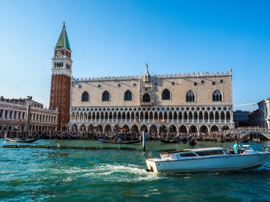 HDR St Mark Meydanı fron Venedik'te San Marco Havzası gördüm