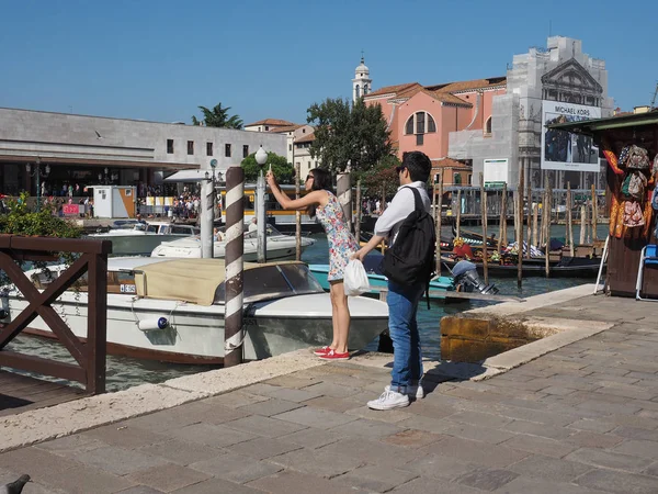 Touristes visitant Venise — Photo