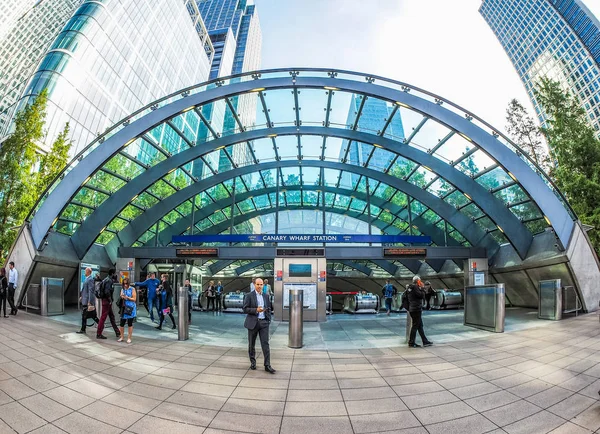 Estación de metro Canary Wharf en Londres (HDR ) — Foto de Stock