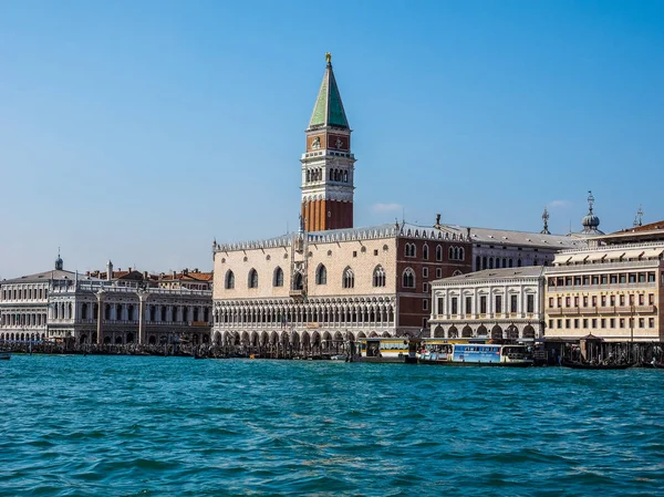HDR St Mark Meydanı fron Venedik'te San Marco Havzası gördüm