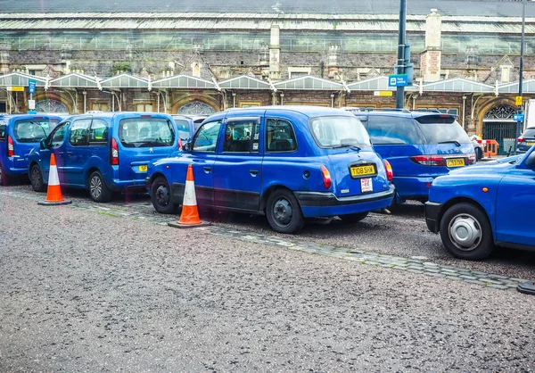 Taxis HDR en la estación de Temple Meads en Bristol —  Fotos de Stock
