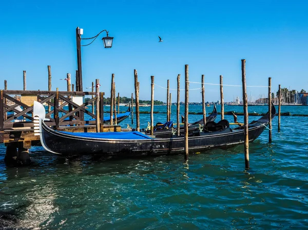 ヴェネツィアのゴンドラ Hdr 手漕ぎボート — ストック写真