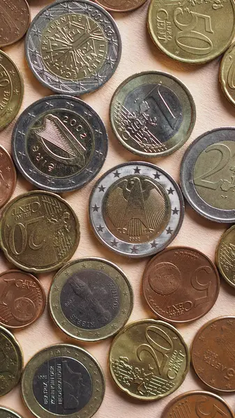 Fondo de monedas en euros - vertical —  Fotos de Stock