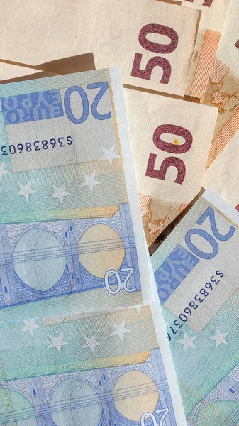 Fünfzig- und Zwanzig-Euro-Scheine — Stockfoto