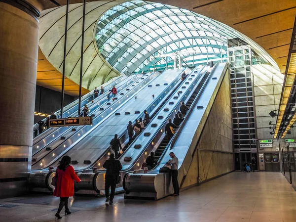 Canary Wharf tube station in London (HDR) — Stock Photo, Image