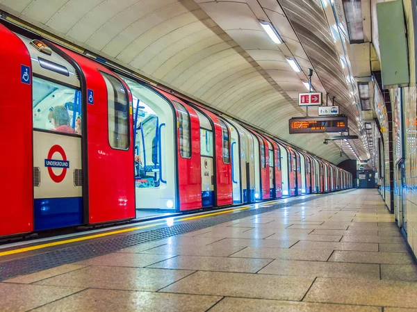 Лондонское метро (HDR) ) — стоковое фото