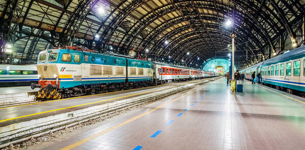 Stazione Centrale Milan (HDR)