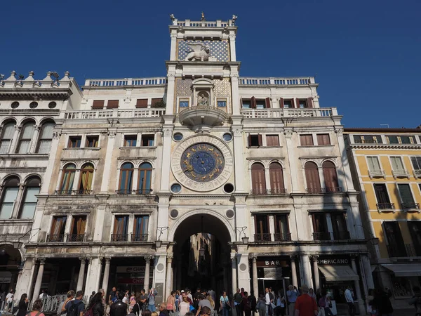 ヴェネツィアのサン ・ マルコ時計塔 — ストック写真