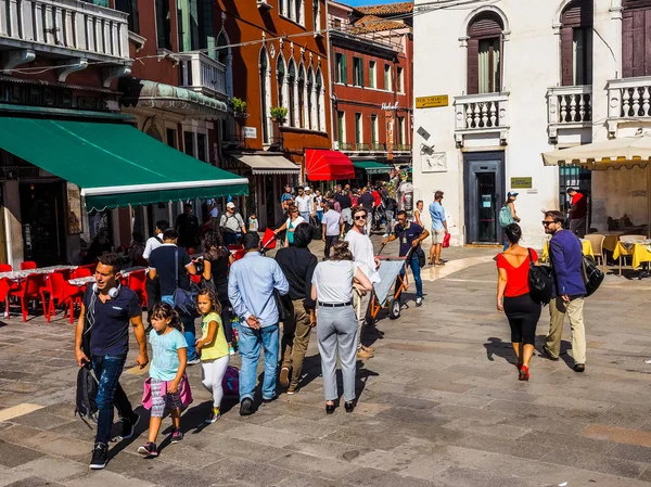 HDR Turistas visitando Venecia — Foto de Stock