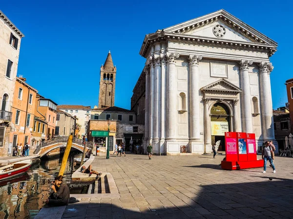 HDR San Barnaba kerk in Venetië — Stockfoto