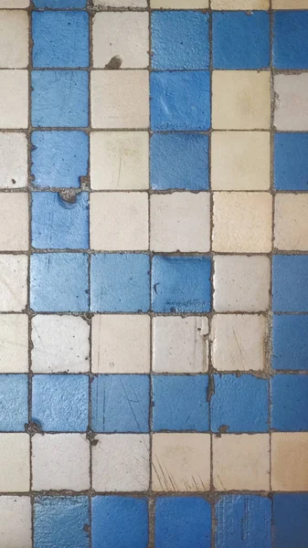 Modré a bílé mozaikové podlahy pozadí - vertikální — Stock fotografie