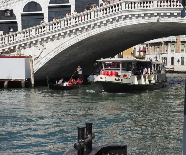 Міст Ріальто у Венеції — стокове фото