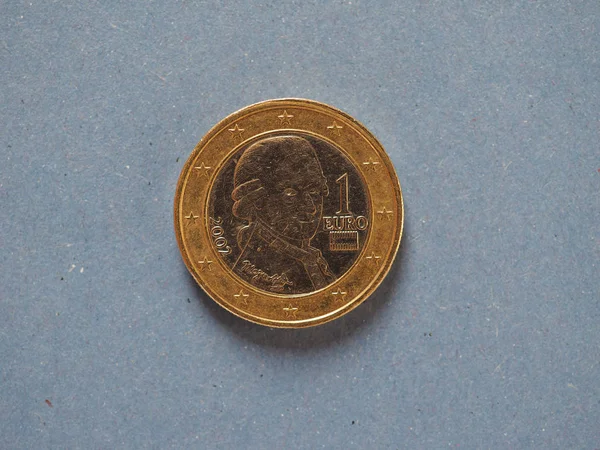 1 ユーロ硬貨、欧州連合、オーストリアの青を介して — ストック写真