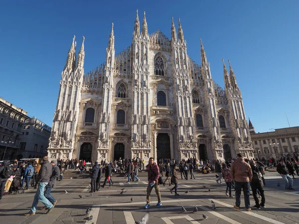 Piazza Duomo (Plaza de la Catedral) en Milán — Foto de Stock