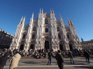 Milano'da Piazza Duomo (katedral Meydanı)