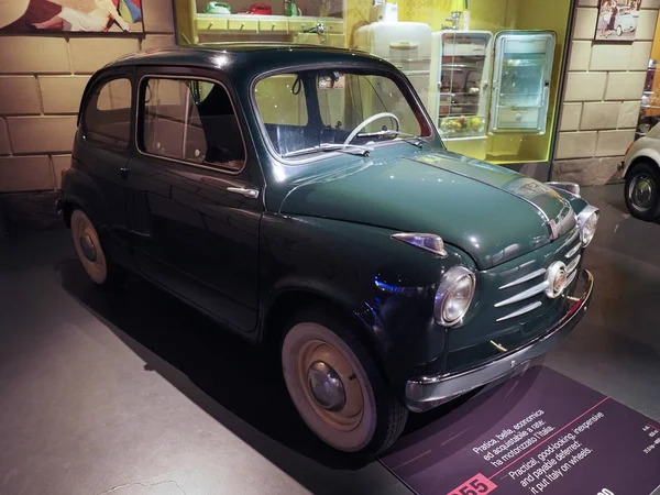 Αρχαία αυτοκίνητα στο αυτοκίνητο Μουσείο του Τορίνο — Φωτογραφία Αρχείου