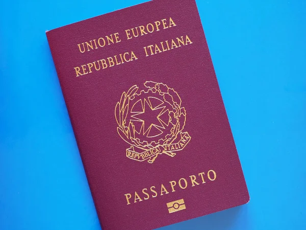 İtalyan pasaportu belge — Stok fotoğraf