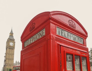 Londra telefon kulübesi