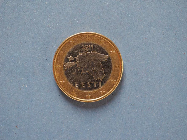 1 欧元的硬币，欧洲联盟，爱沙尼亚在蓝色 — 图库照片