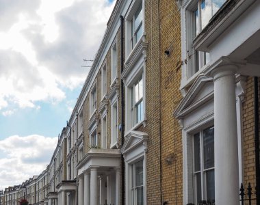 Evlerden Londra'da