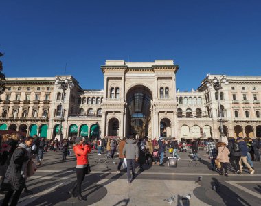Milano'da Piazza Duomo (katedral Meydanı)