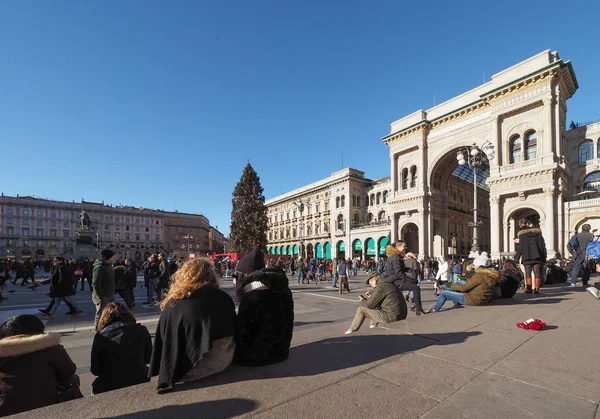 Пьяцца Дуомо (Католическая площадь) в Милане — стоковое фото
