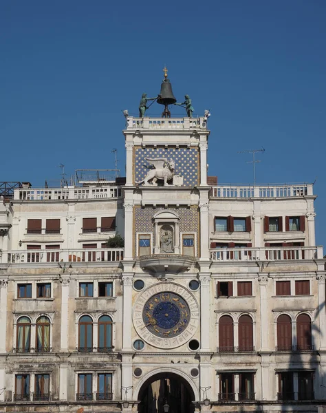 ヴェネツィアのサン ・ マルコ時計塔 — ストック写真