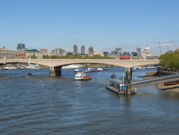 Ποταμός Thames στο Λονδίνο — Φωτογραφία Αρχείου