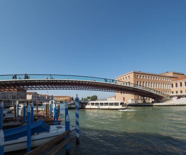 Ponte della costituzione Venedik