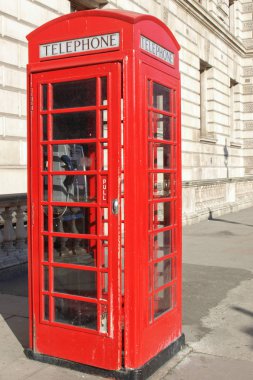 Londra telefon kulübesi