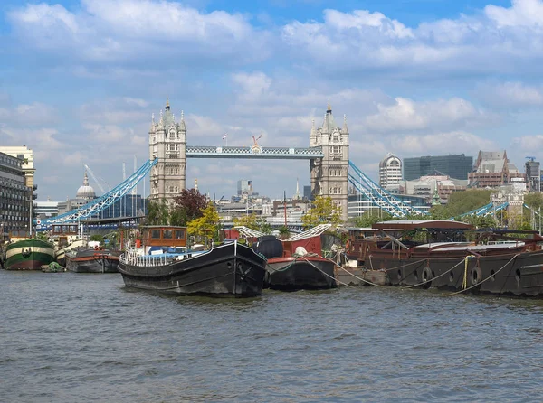 River Thames and Tower Bridge, Londres — Fotografia de Stock