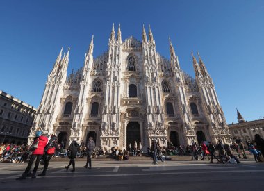 Milano'da Piazza Duomo (katedral Meydanı)