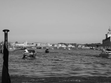 Siyah beyaz Venedik görünümü